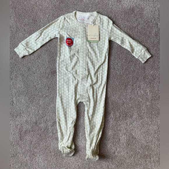 Simply Magnetic Me Green Cable Leaf Organic Cotton Footie. Elegant simple print - Picture 2 of 4